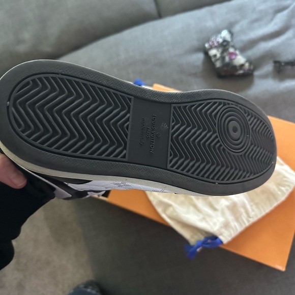 Louis Vuitton sneakers - Picture 4 of 6
